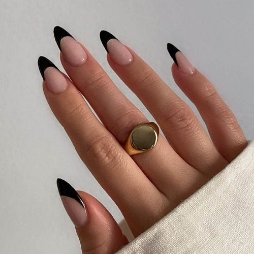 round french tip nails with black edge