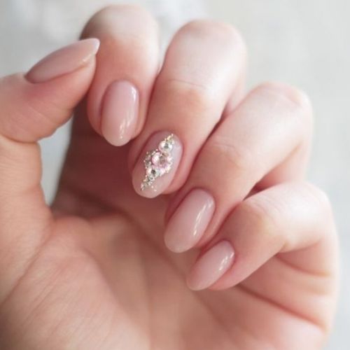 natural gel short round nude pink nails