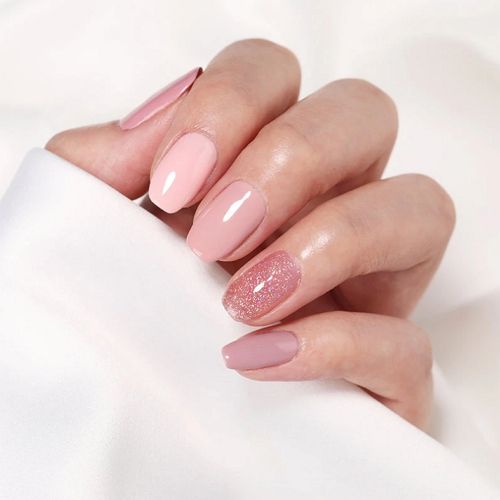 short round nude pink nails