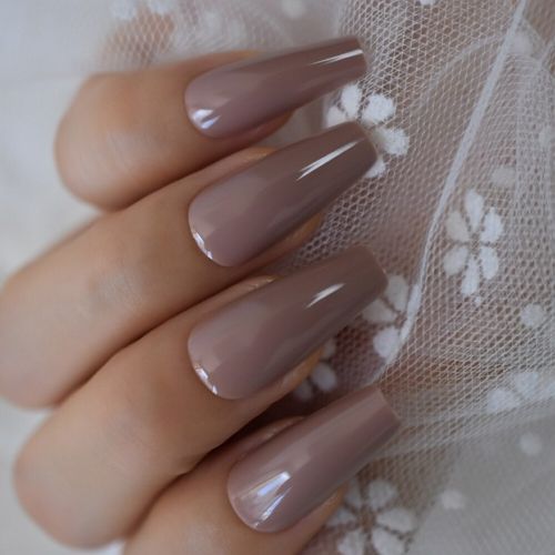 brown ombre nails made of acrylic powder