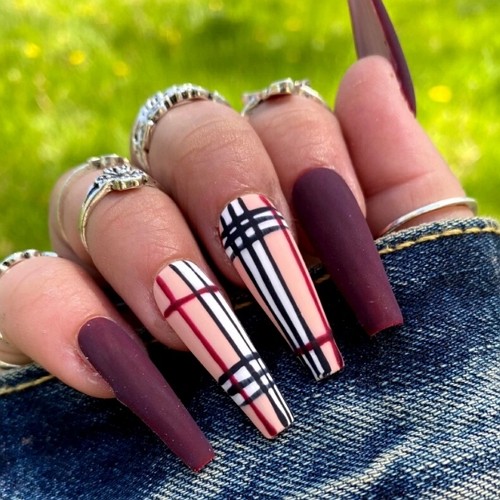 long coffin burgundy nails with matte finish and burberry tartan